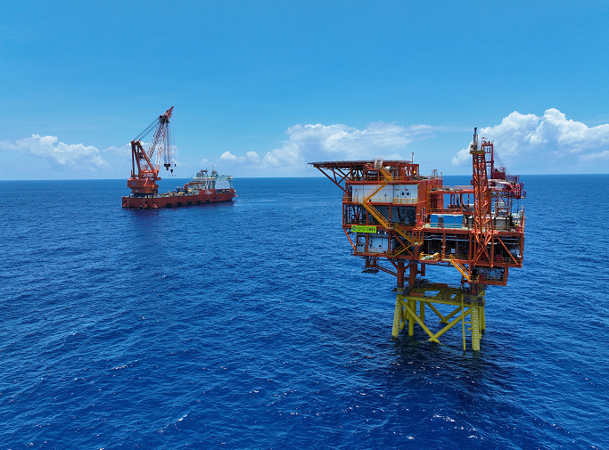 Anti-corrosion coating system for marine engineering equipment